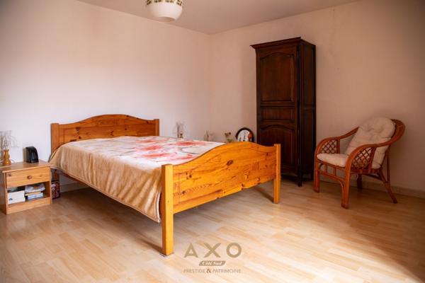 LE BRUSQUET  MAISON 160 M² HABITABLE + ANCIEN MOULIN 350 M² À RÉNOVER  TERRAIN 2237 M²  GARAGE  468 000 