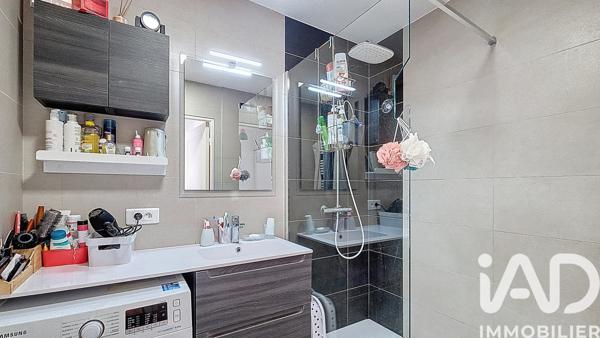 Appartement à vendre 3 pièces 66 m² Décines-Charpieu