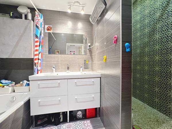 Lyon (69006) Lyon 6 – Boulevard des Brotteaux / Part-Dieu Appartement atypique T3/4 de 94.55 m² – cachet de l’ancien