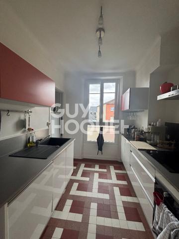 Appartement 4 pièces - centre ville de troyes - parking