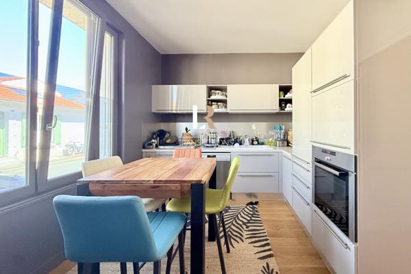 Maison 4 pièce(s) 2 chambre(s) 93 m²