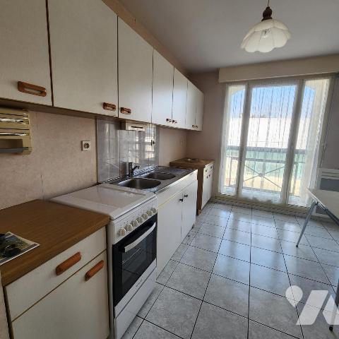 Appartement T3 avec cave et box – Rare à La Ferté-Bernard 