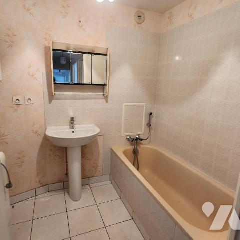 Appartement T3 avec cave et box – Rare à La Ferté-Bernard 