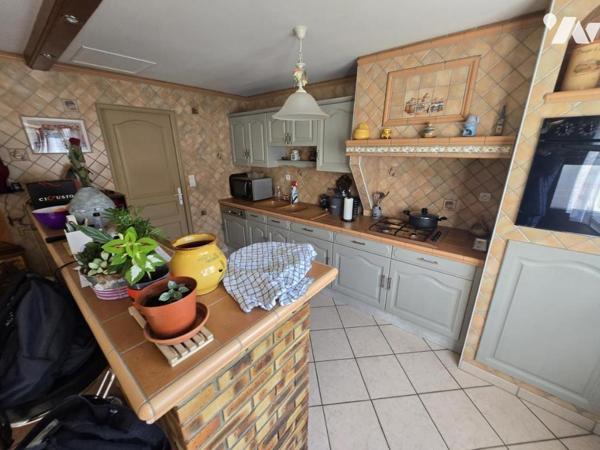 MAISON T6, dont 3 CHAMBRES AVEC GARAGE ET JARDIN CLOS