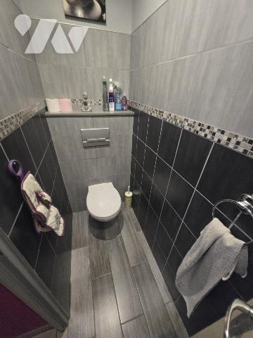 MAISON T6, dont 3 CHAMBRES AVEC GARAGE ET JARDIN CLOS