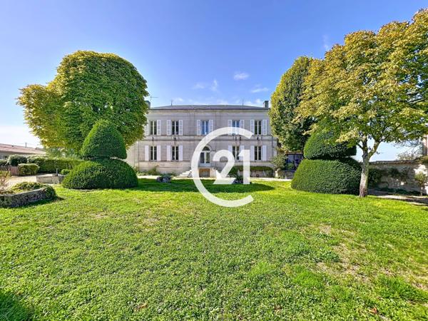 Maison à vendre  8 pièces - 402 m2 GENTE - 16