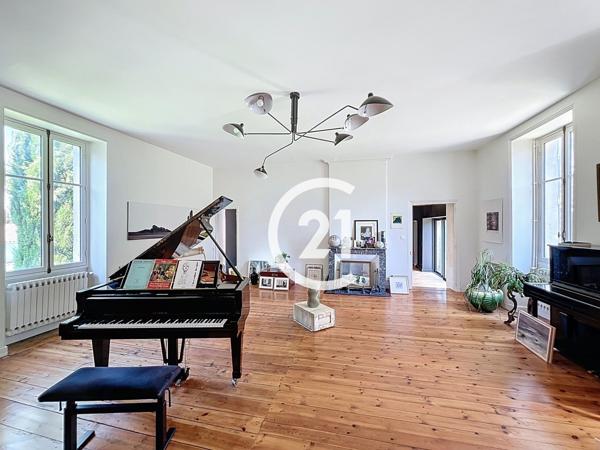 Maison à vendre  8 pièces - 402 m2 GENTE - 16