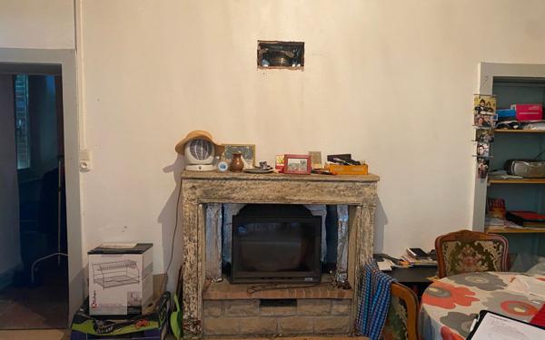 Stationnement à louer    60 m2 Luthenay-Uxeloup