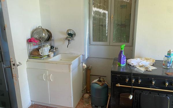 Stationnement à louer    60 m2 Luthenay-Uxeloup