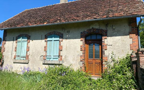 Stationnement à louer    60 m2 Luthenay-Uxeloup