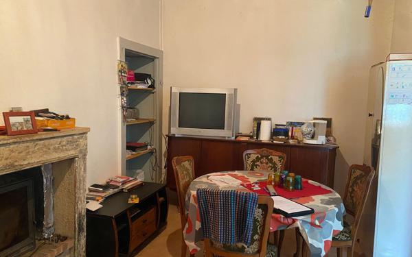 Stationnement à louer    60 m2 Luthenay-Uxeloup