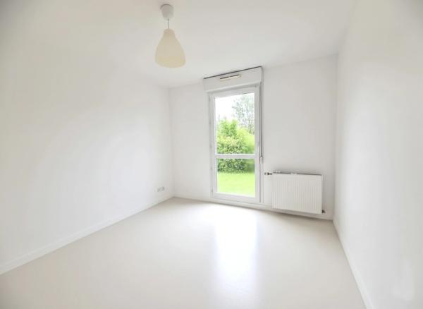 Appartement à vendre 3 pièces DIJON/Maladiére - T3 lumineux de 72 m², terrasse, jardin privatif 60m², grand garage fermé.