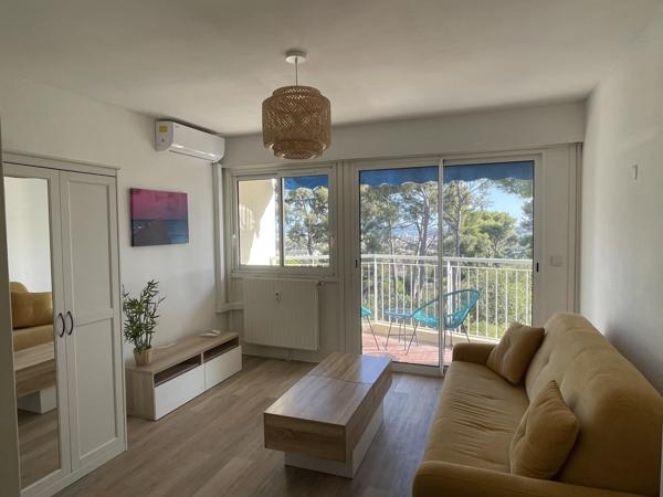 Toulon (83200) Location studio meublé avec terrasse et vue mer