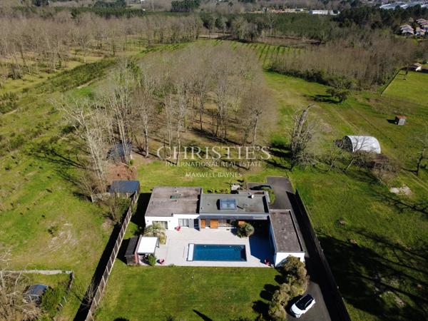 Belle maison contemporaine avec piscine