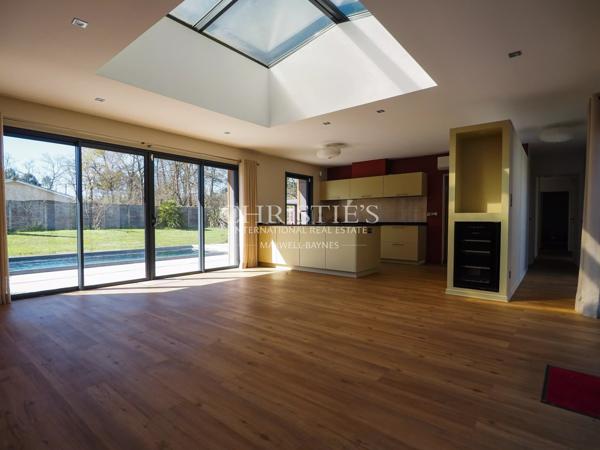 Belle maison contemporaine avec piscine
