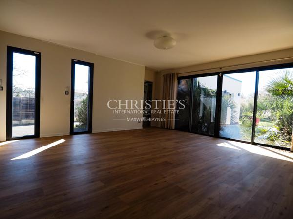Belle maison contemporaine avec piscine