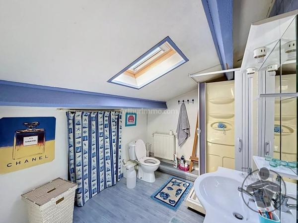 Vente                                                      Maison
                        
                     5 pièces                      125 m2                     à Coutras