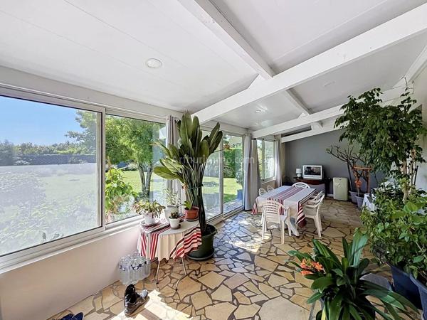 Vente                                                      Maison
                        
                     5 pièces                      125 m2                     à Coutras