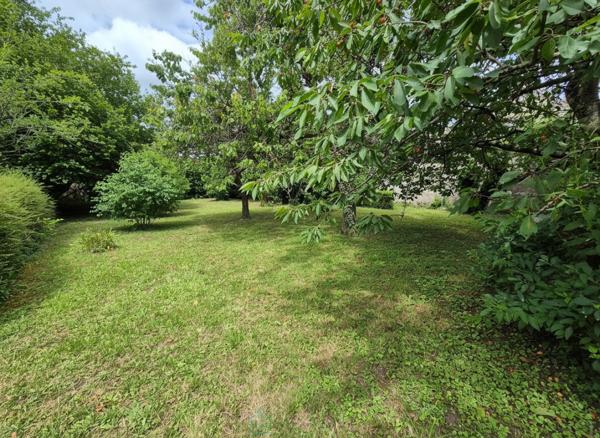 Maison 2 chambres, terrain de 1100 m² constructible
