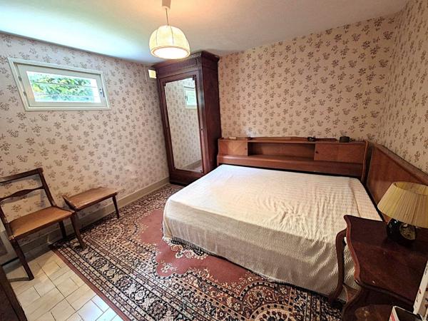 Maison 2 chambres, terrain de 1100 m² constructible