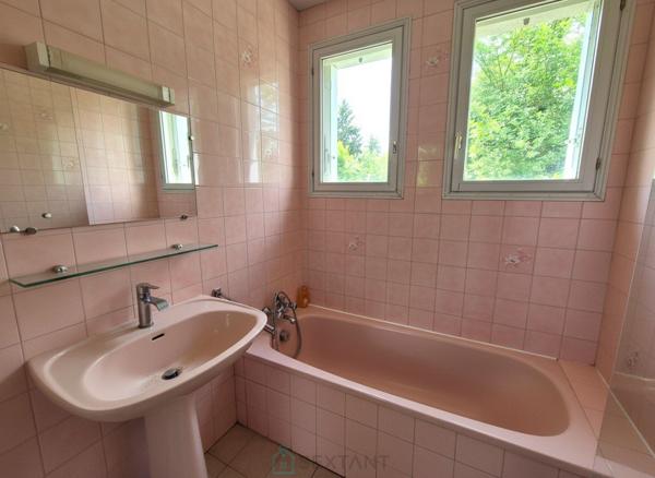 Maison 2 chambres, terrain de 1100 m² constructible