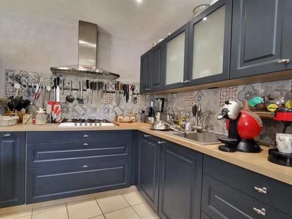 A PLOUBEZRE (22300), beaucoup de charme, ensemble immobilier très COSY en pierre