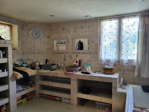 A PLOUBEZRE (22300), beaucoup de charme, ensemble immobilier très COSY en pierre