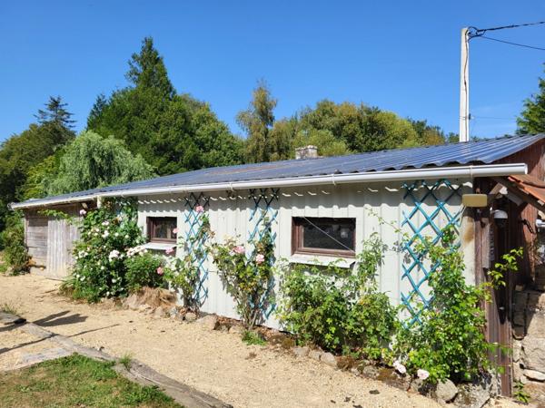 A PLOUBEZRE (22300), beaucoup de charme, ensemble immobilier très COSY en pierre