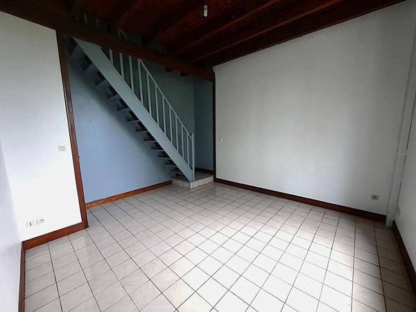 Maison St Ciers Champagne 2 chambres et 1 bureau