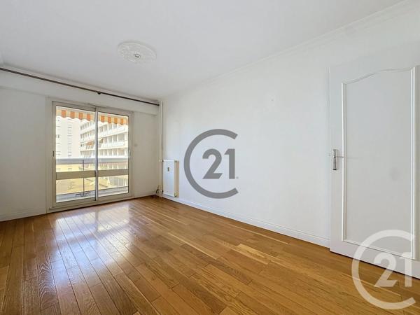 Appartement T5 à vendre  5 pièces - 107 m 2   REIMS  - 51
