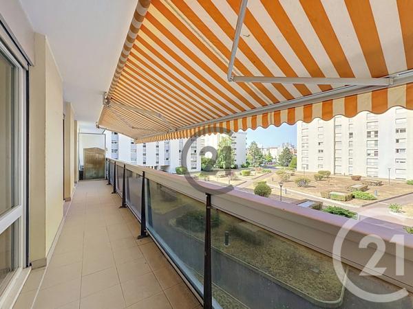Appartement T5 à vendre  5 pièces - 107 m 2   REIMS  - 51
