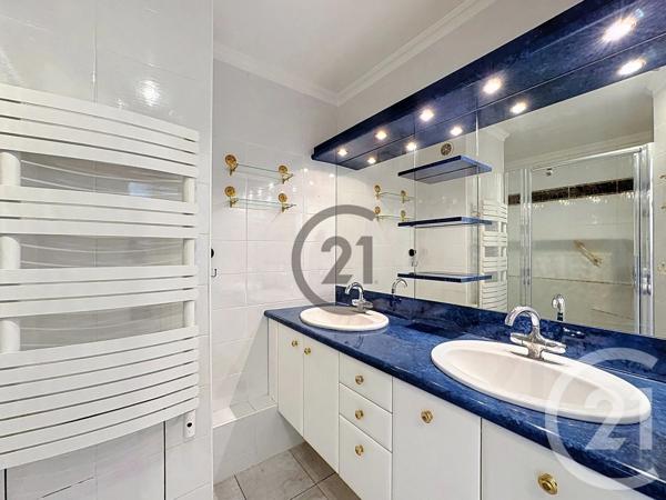Appartement T5 à vendre  5 pièces - 107 m 2   REIMS  - 51