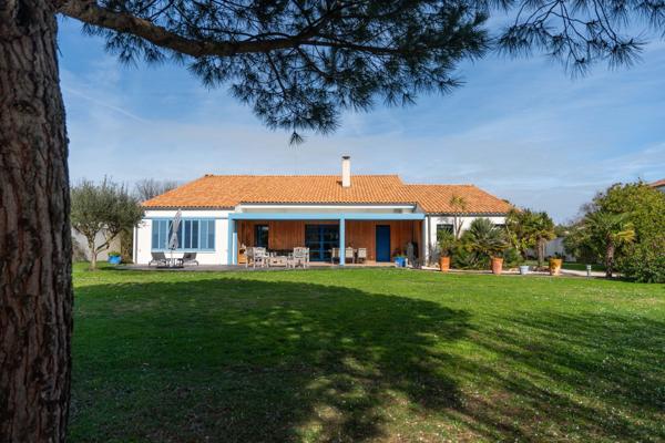 Vente Maison de luxe Saint-Denis-d'Oléron 12 Pièces 360 m²