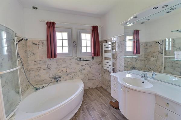 Maison 8 pièces 202 m2