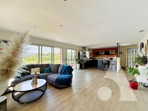Maison 9 pièces 211 m2