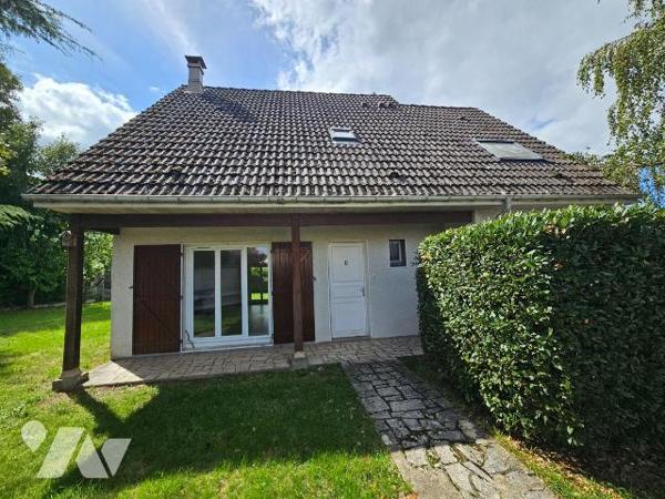 A VENDRE - LE MESNIL ESNARD - CENTRE

Maison individuelle, située en fond d'impasse, à rafraî...
