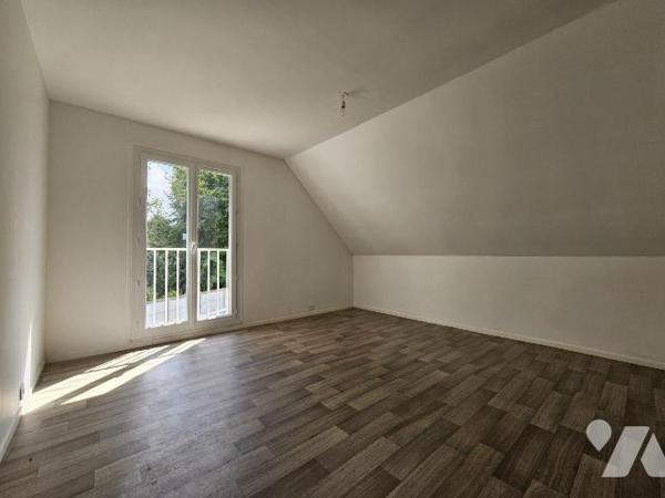 A VENDRE - LE MESNIL ESNARD - CENTRE

Maison individuelle, située en fond d'impasse, à rafraî...