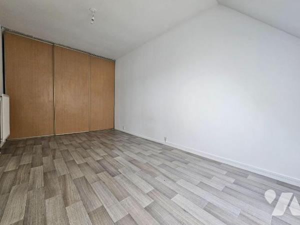 A VENDRE - LE MESNIL ESNARD - CENTRE

Maison individuelle, située en fond d'impasse, à rafraî...