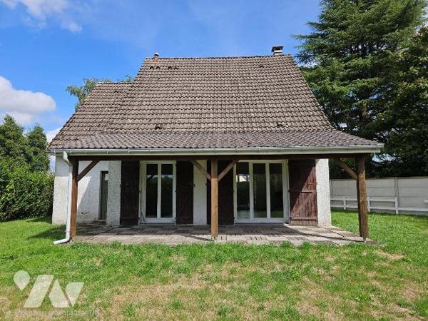 A VENDRE - LE MESNIL ESNARD - CENTRE

Maison individuelle, située en fond d'impasse, à rafraî...