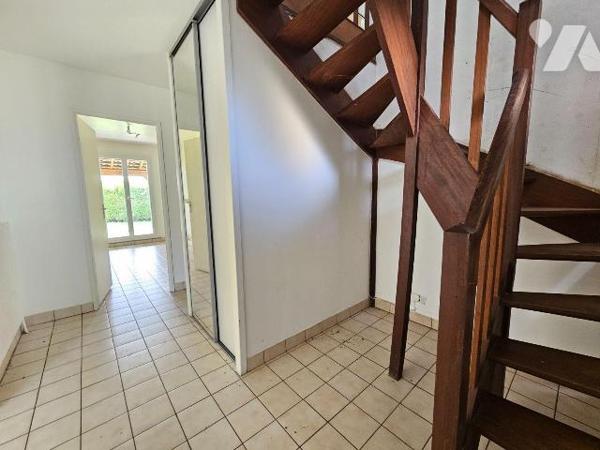 A VENDRE - LE MESNIL ESNARD - CENTRE

Maison individuelle, située en fond d'impasse, à rafraî...