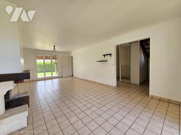 A VENDRE - LE MESNIL ESNARD - CENTRE

Maison individuelle, située en fond d'impasse, à rafraî...