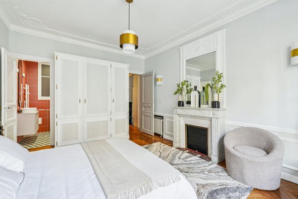 Vente Appartement de luxe Paris 7 5 Pièces 150 m²