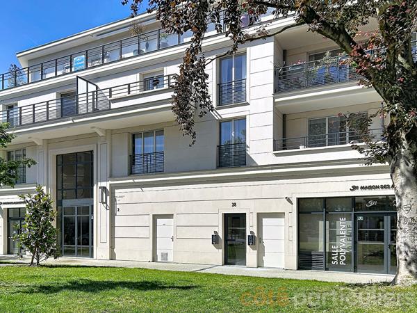 Vente
                Appartement68,21 m² - 3 Pièces -
                    SAINT MAUR DES FOSSES (94100)