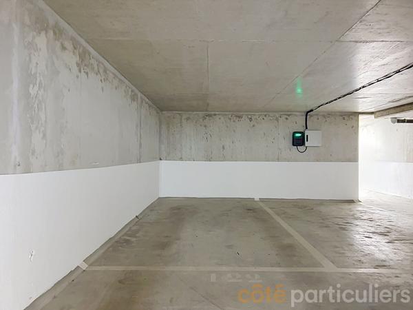 Vente
                Appartement68,21 m² - 3 Pièces -
                    SAINT MAUR DES FOSSES (94100)