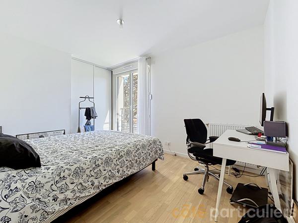 Vente
                Appartement68,21 m² - 3 Pièces -
                    SAINT MAUR DES FOSSES (94100)