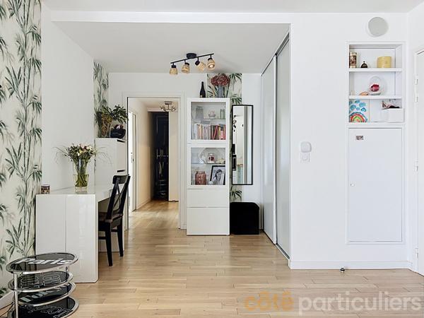 Vente
                Appartement68,21 m² - 3 Pièces -
                    SAINT MAUR DES FOSSES (94100)