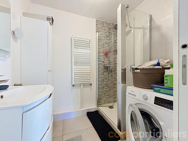 Vente
                Appartement68,21 m² - 3 Pièces -
                    SAINT MAUR DES FOSSES (94100)