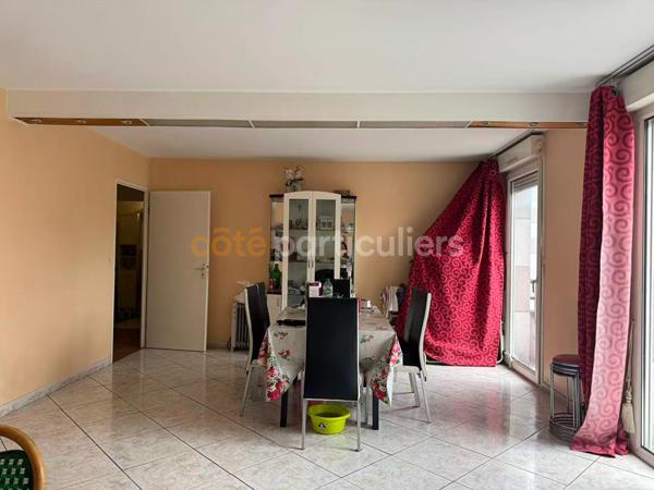 Vente
                Appartement89,79 m² - 5 Pièces -
                    BONDY (93140)