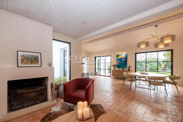 Exclusivité – Superbe villa avec jardin de 1 200 m² à deux pas de la mer