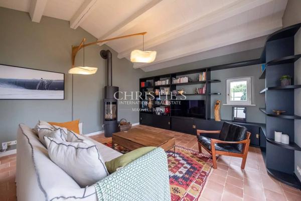 Exclusivité – Superbe villa avec jardin de 1 200 m² à deux pas de la mer